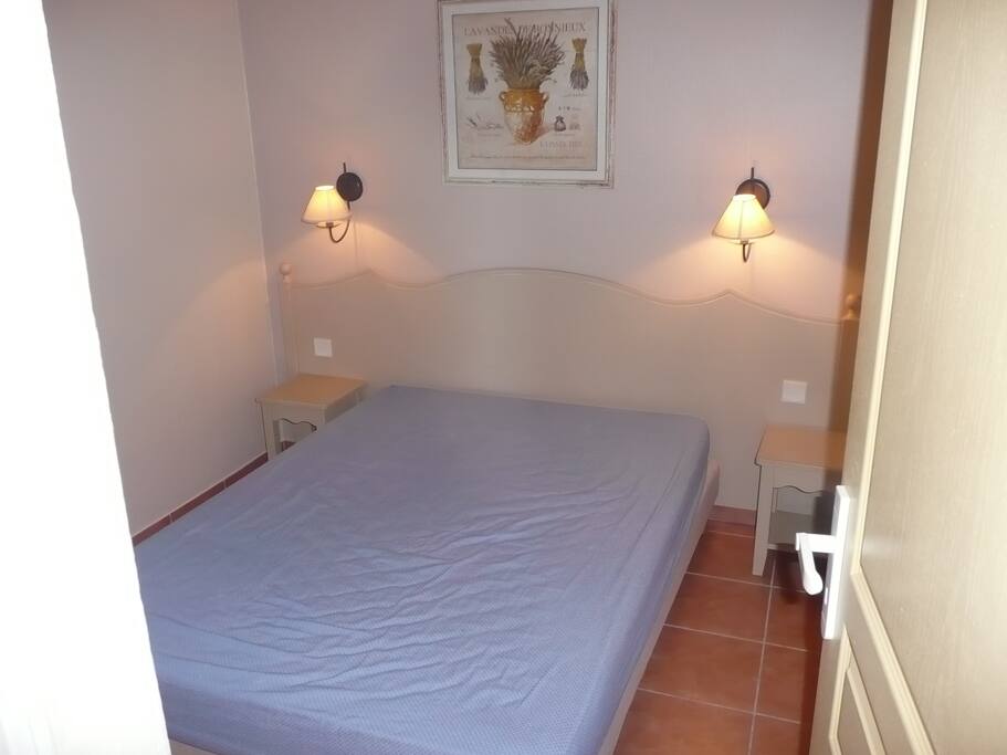 Chambre 1 avec 1 lit double