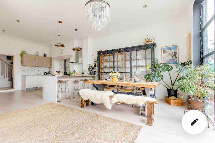 Beautiful and Very Spacious Victorian House