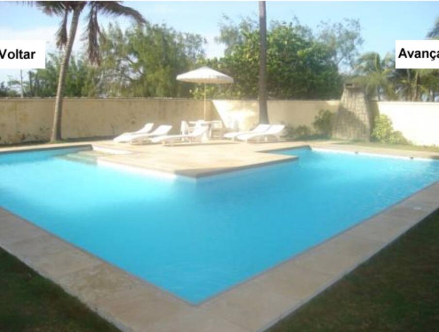 Piscina com cascata