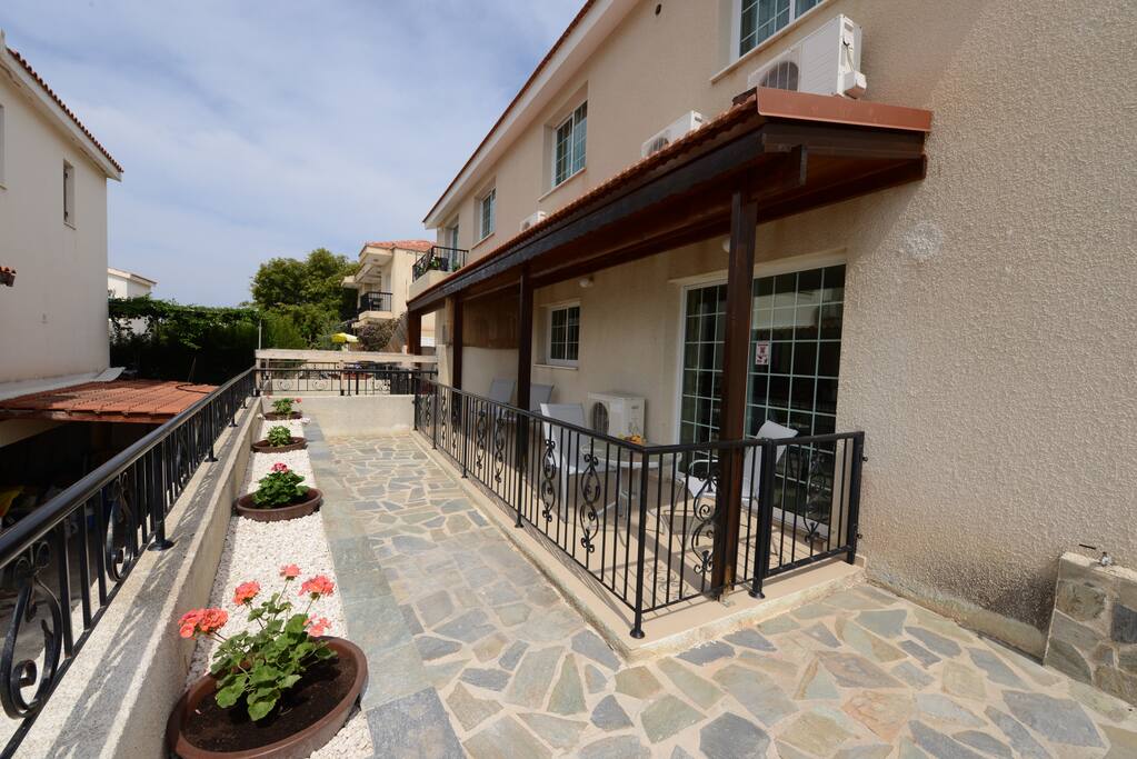 Outdoor view of the house