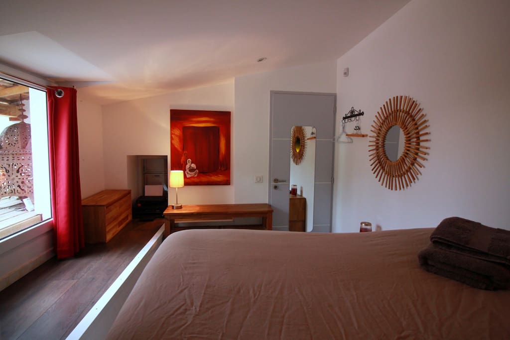 Chambre privée de 11 m2 / Private bedroom 11 sqm
