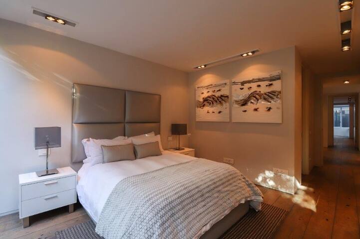 Waterfall Villa Camps Bay with Inverters gallery image 4