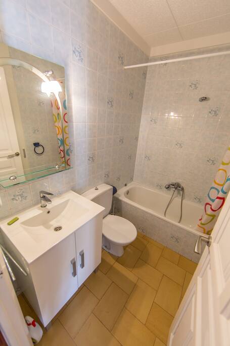 baño con bañera