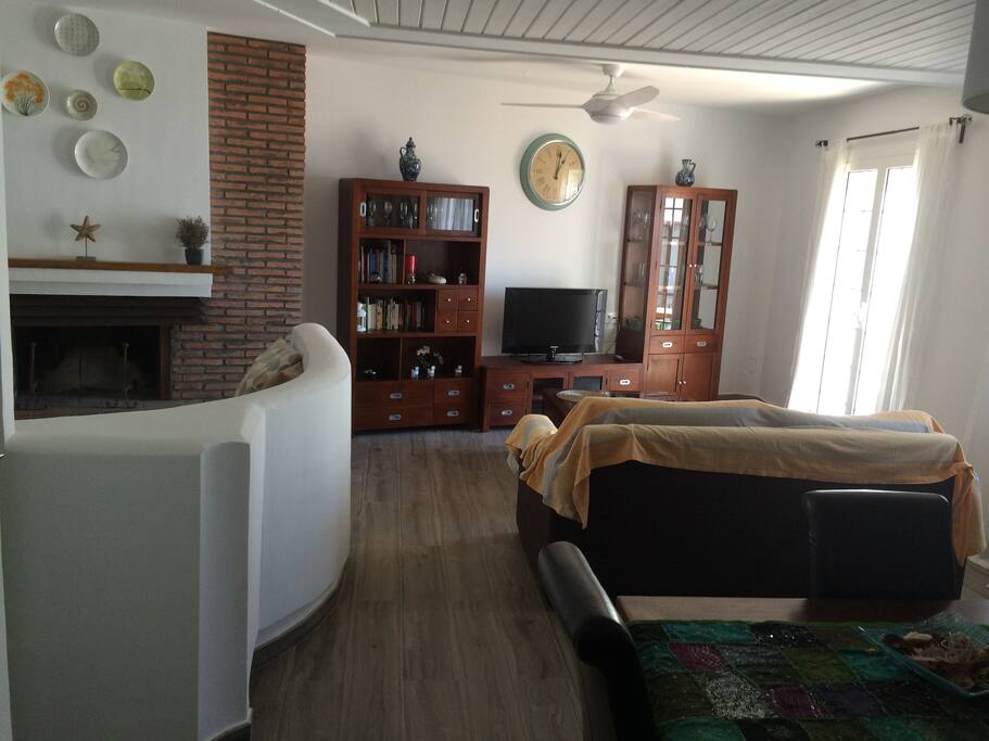 Living & dinning room, with hearth
