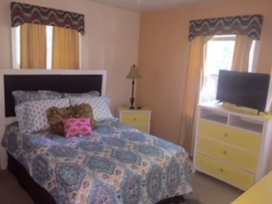 brand new furniture, bedding ,widow treatment and deco