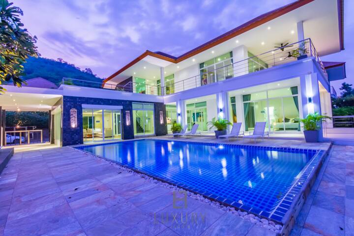 Hua Hin 5 Bedroom Mansion Close To The Beach Houses For Rent In Tambon Nong Kae Amphoe Hua Hin Chang Wat Prachuap Khiri Khan Thailand