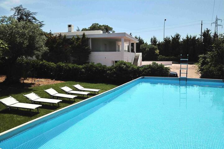 BellaLuna Villa with Pool