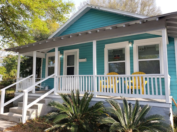 Family Vacation Cottage Home near Downtown Cottages for Rent in