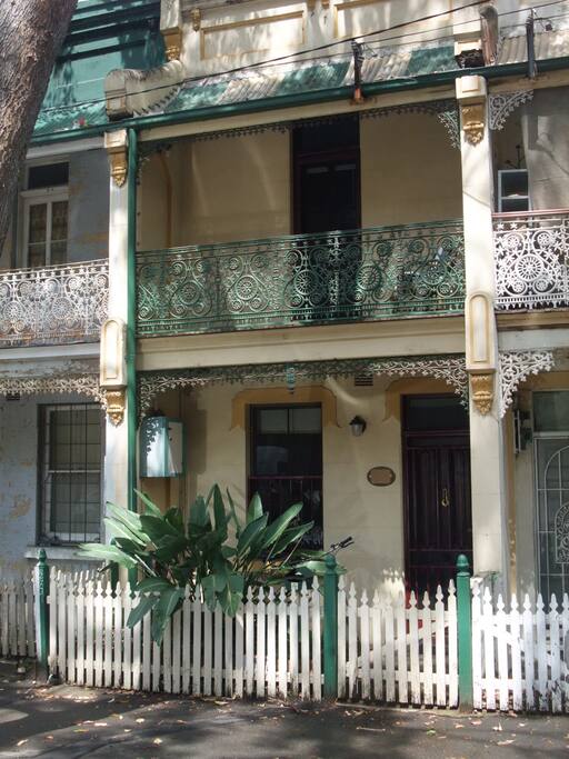 Sydney Terrace with Iron Lacework