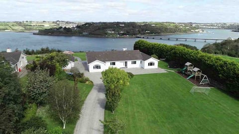 Kinsale,marina views,3 mins drive to town,sleeps20