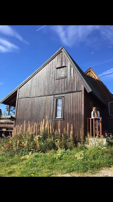 Le chalet en plein été