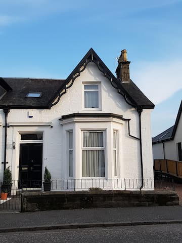 Large 4 bedroom house in Alloa