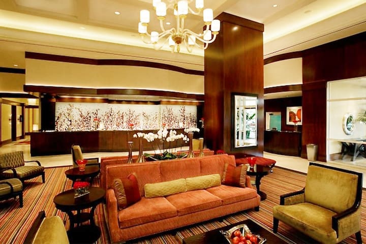 Luxury Mgm Signature Balcony Suite W Jacuzzi Tub Serviced