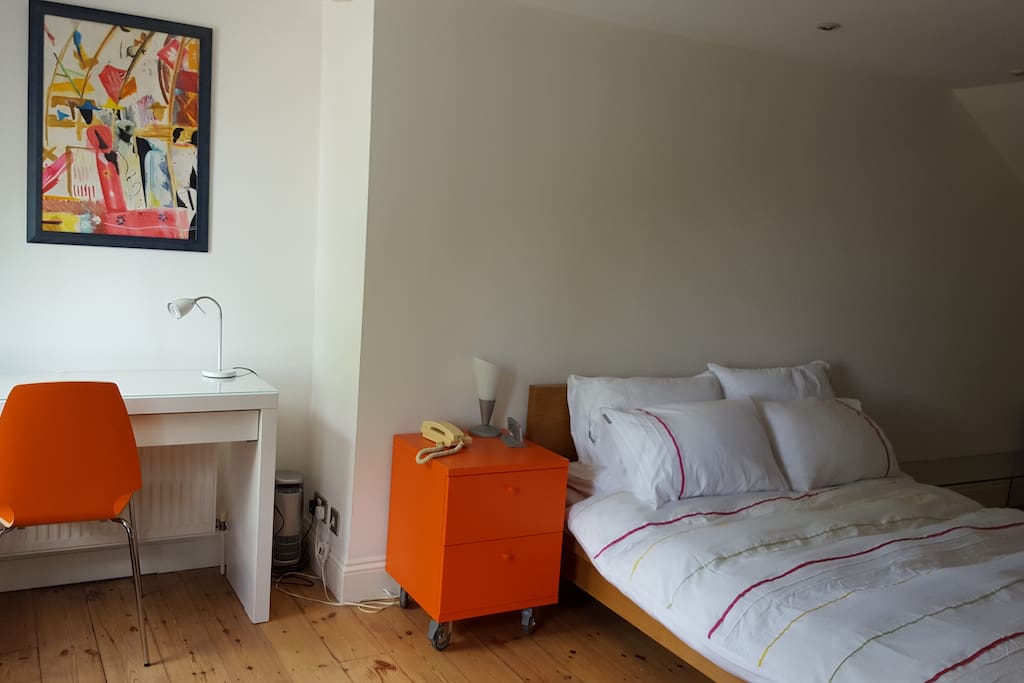 Desk / dressing table