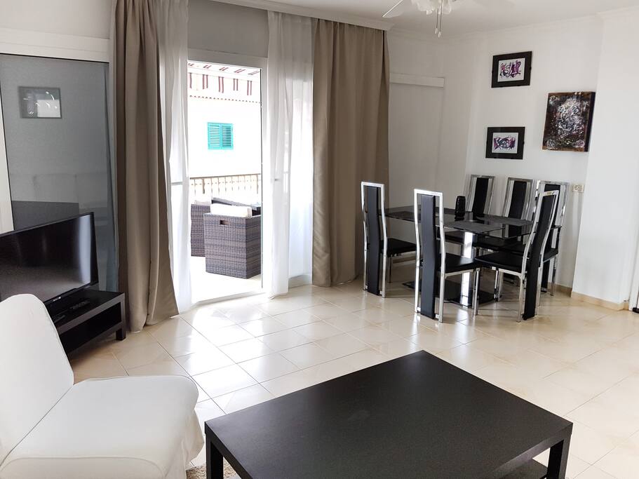 Living room with TV and internet