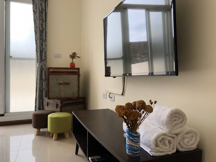 平面液晶有線電視 Flat Screen HDTV