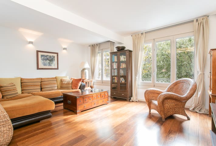 Spacious & Centric 3BR Arc de Triomf/AC/Wifi