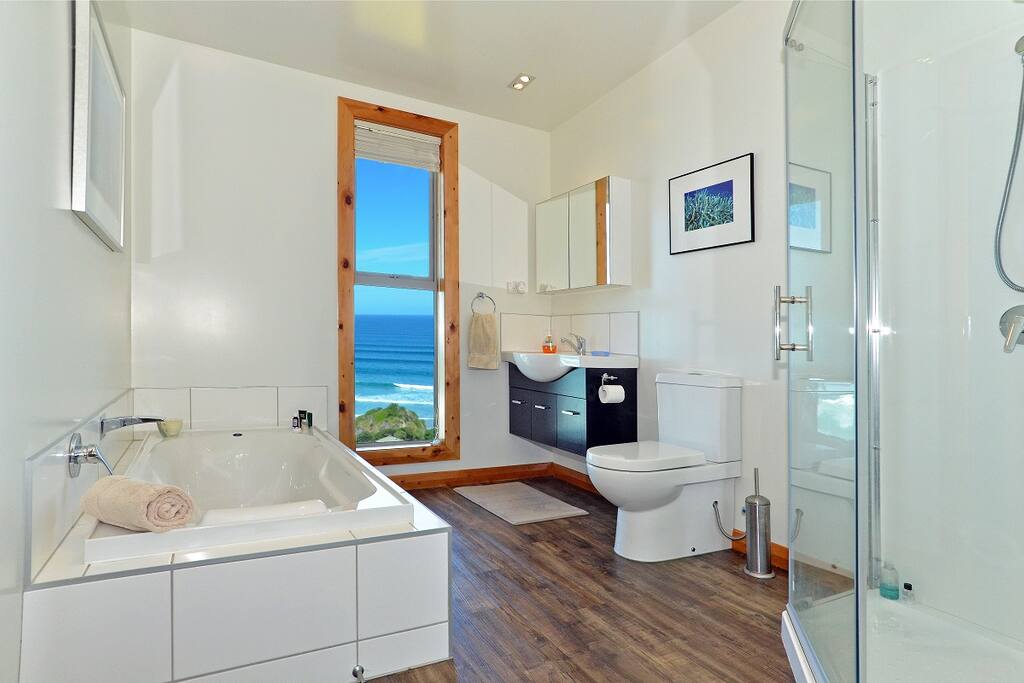 Main bathroom
