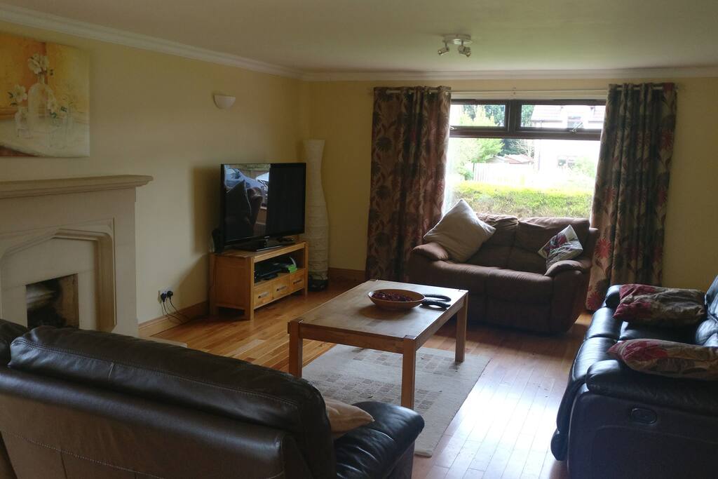guest only living room