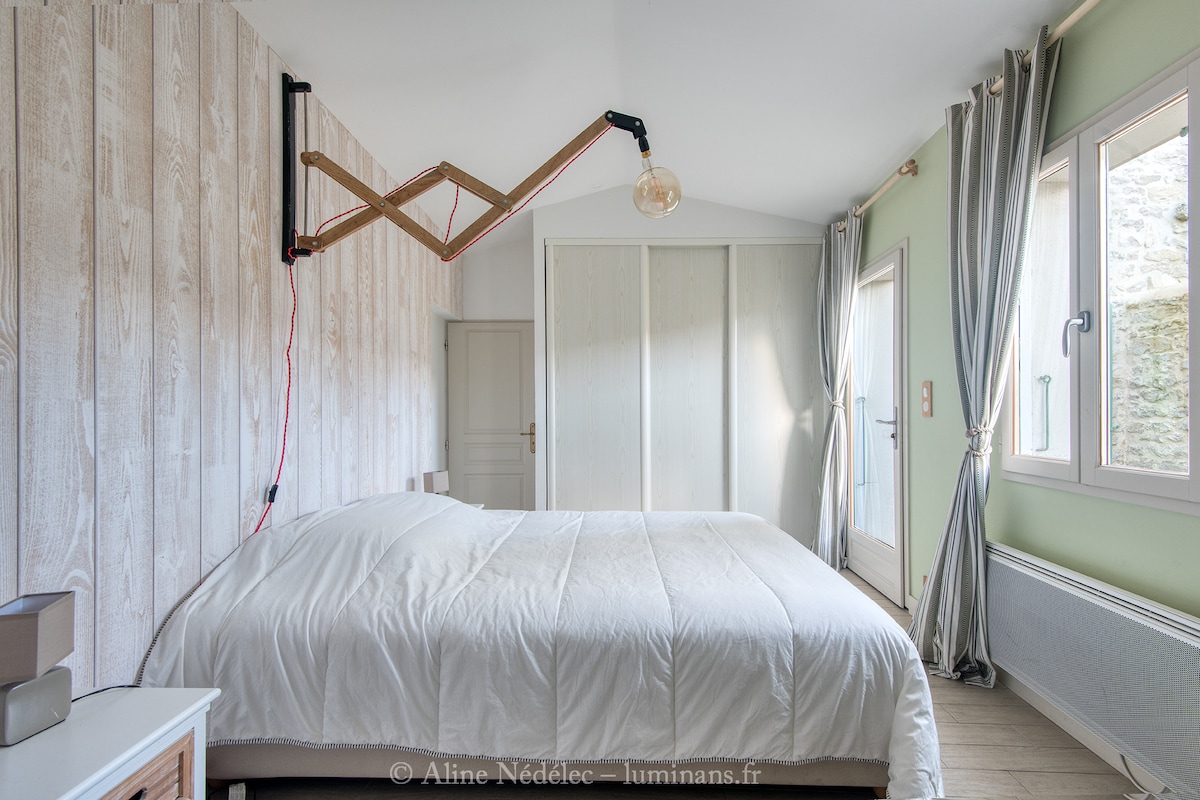 Მთავარი საძინებელი (პირველ სართულზე)