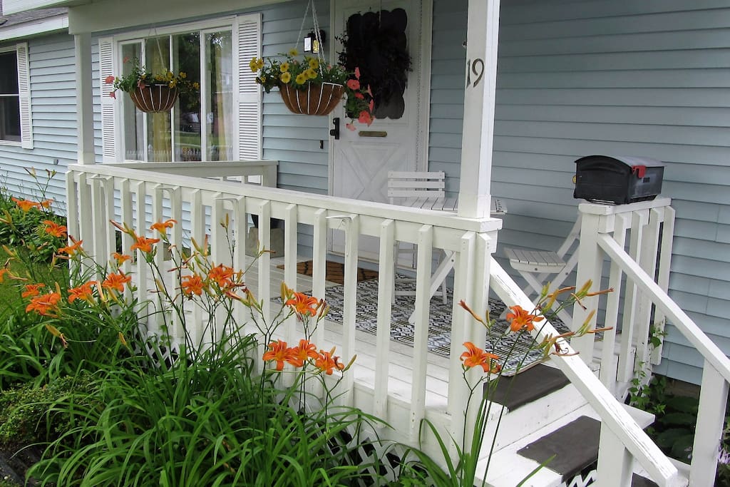 Cute, comfortable and walkable to all the hot spots in downtown.