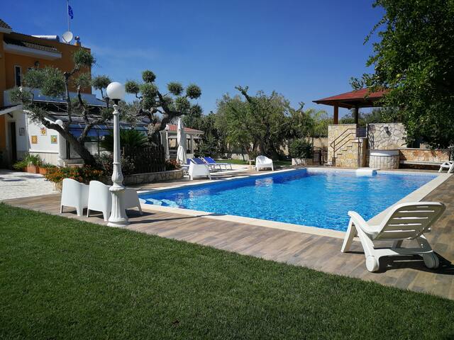 Villa Iris con Piscina a Castellana Grotte gallery image 5