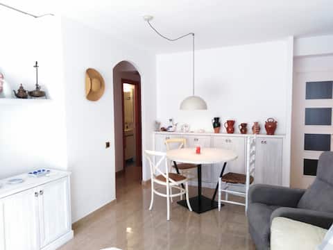 COZY APARTMENT ON THE BEACH NEXT TO BARCELONA