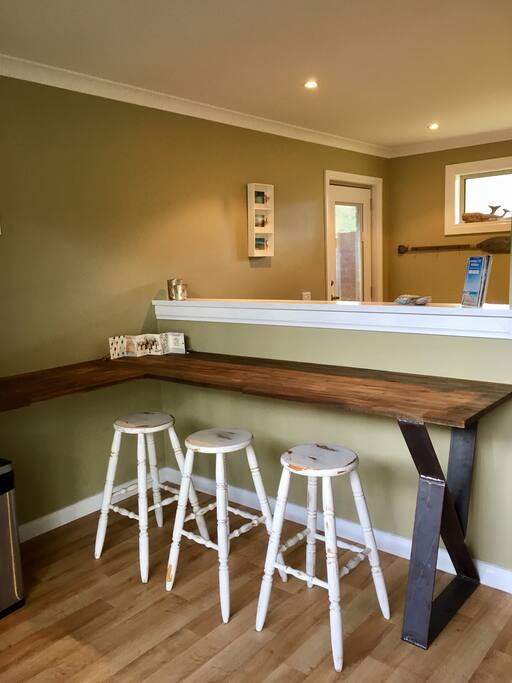 Kitchen dining area