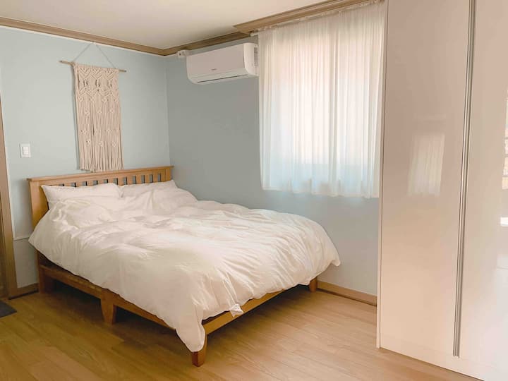 ห้อง 1 บนชั้น 2