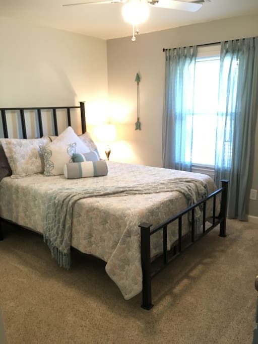 Your private room with a queen size, tempur-pedic bed