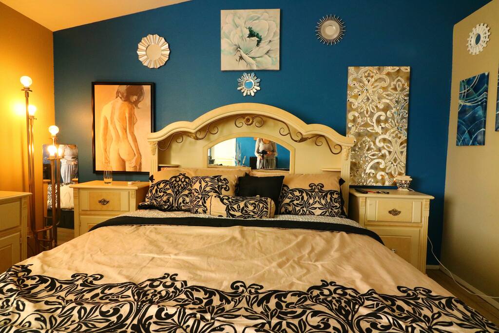 King size Bed