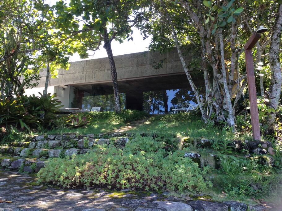Vista Frontal jardim
