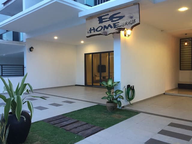 ES HOMESTAY RAUB 2A