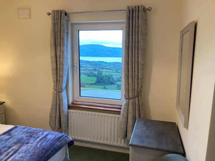 غرفة النوم الأمامية