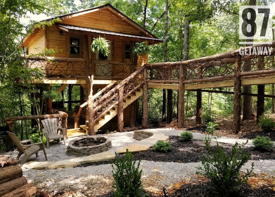 87Getaway Treehouse Escape Treehouses for Rent in Mountain View