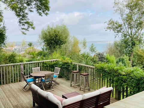 Top Airbnb: Highcliff Cottage - Clifftop Paradise in Shanklin