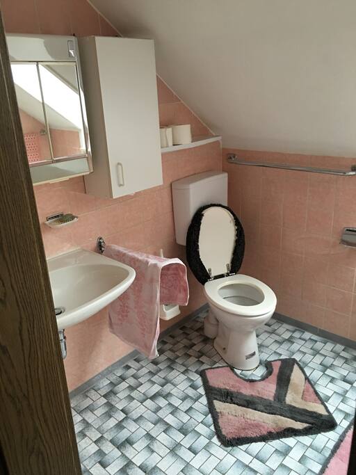 Bad mit Toilette