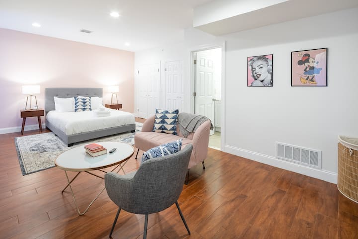 Gorgeous 1-Bed 1-Bath Sosuite