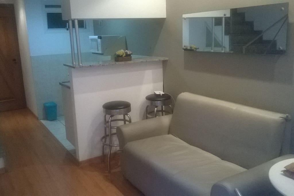 Living room, kitchen, toilet, balcony, 1st floor / Sala, cozinha, lavabo, varanda, 1º piso.