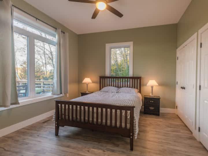 Надворешна спална соба со брачен кревет (широк 150 - 179 см) 