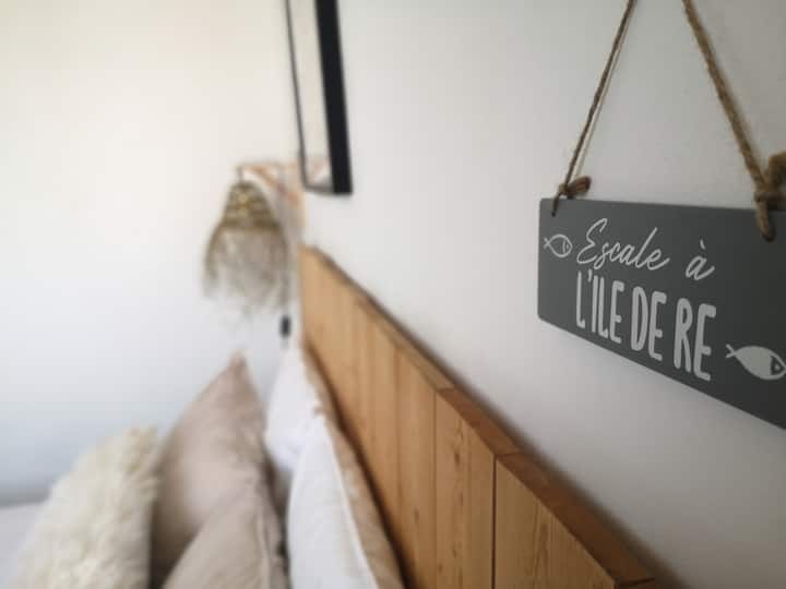 Chb ~2
مرتبة إيما بسرير بحجم كبير وفراش كوكتيل إسكندنافي 