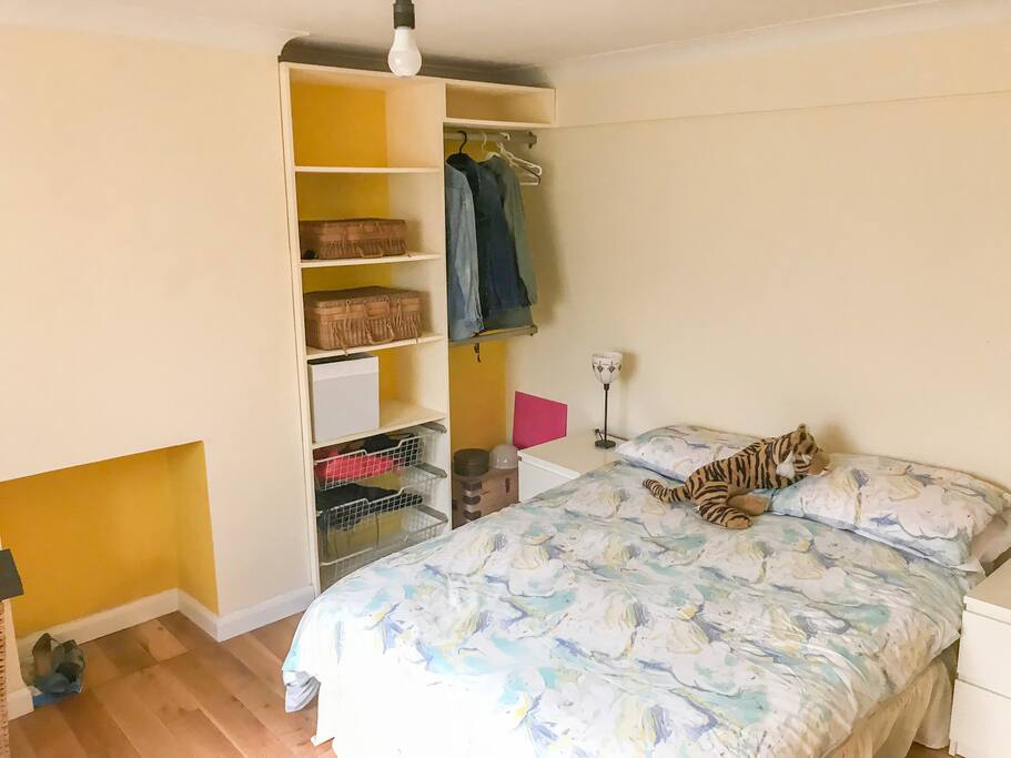 Guest bedroom