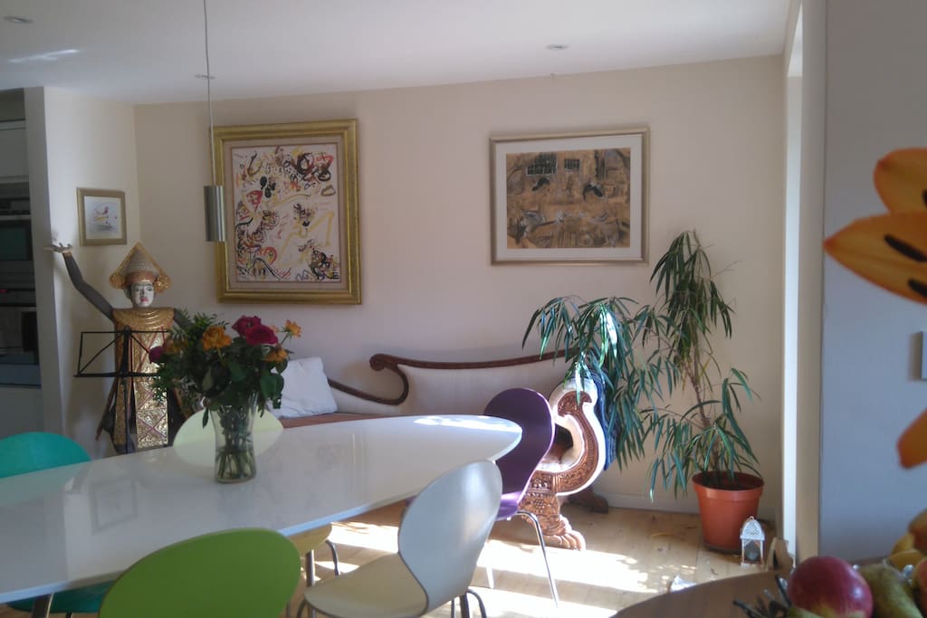 breakfast room