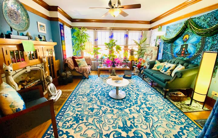 Welcome to our 420 friendly “Blue Sky Apartment” located in our safe & multicultural Northwest Neighborhood of Chicago.
Our beautiful and comfy living room is decorated with Multicultural & International touches.