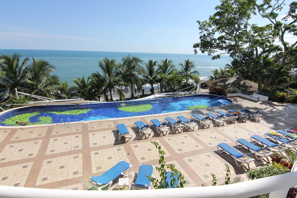 Pool front/Beach front