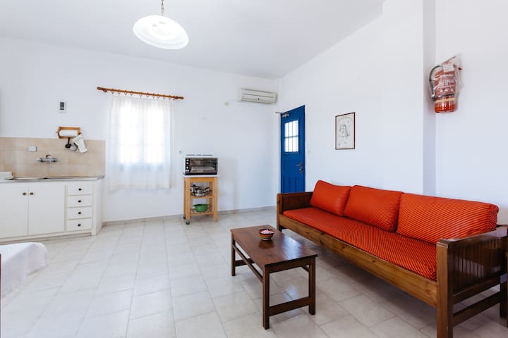 'Thalassitis' Beachfront-seaview Apartment 9 - Santorini