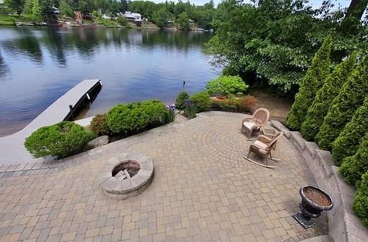 Private Mother-In-Law apartment on the lake!