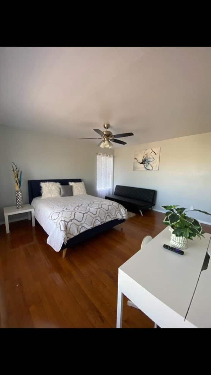 Bračni krevet (širine 150-179 cm).