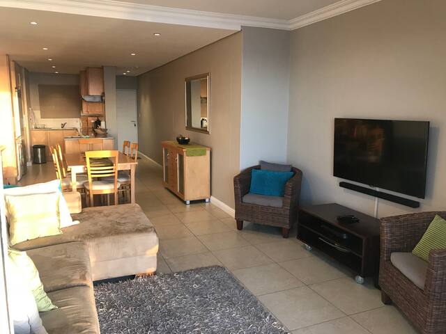 Portico 801 – Beachfront Apartment gallery image 5