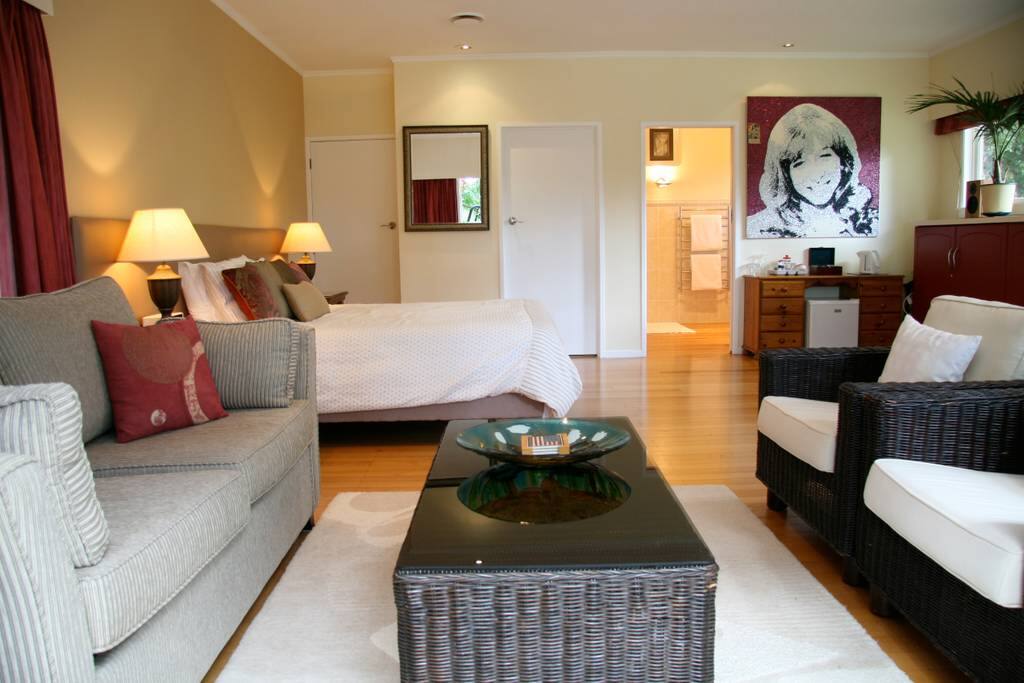 Lounge seating in the Majestic Suite